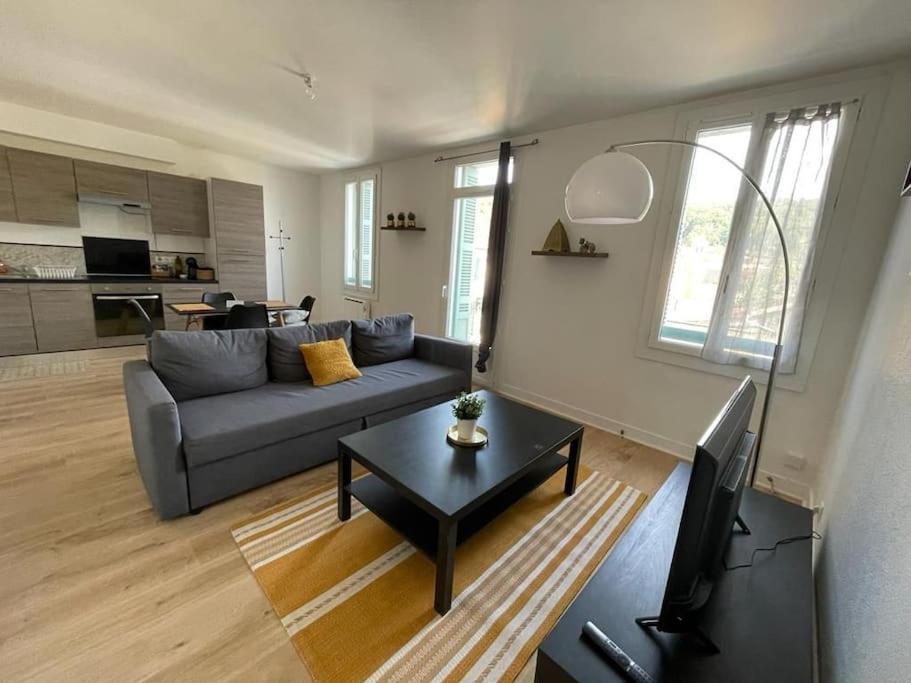 Appartement Avec Terrasse, Parking Gratuit Périgueux Esterno foto